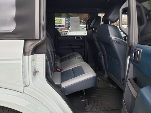 Used 2024 Ford Bronco Outer Banks image 17
