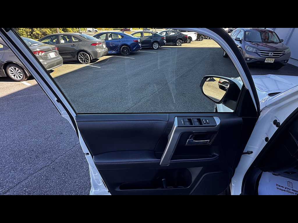 Certified 2020 Toyota 4Runner SR5 Premium w/ Moonroof Package AWD/4WD image 20
