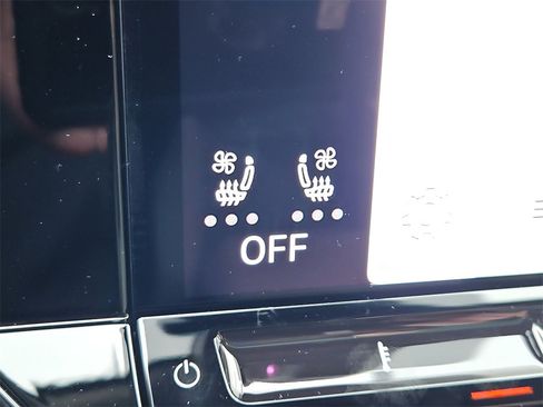 New 2025 Volkswagen Atlas SEL image 14