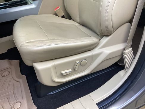 Used 2019 Ford F250 Lariat w/ Lariat Value Package AWD/4WD image 36