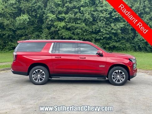 New 2026 Chevrolet Suburban LT w/ Comfort Package AWD/4WD image 8