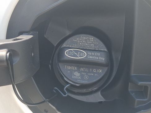 Used 2025 Toyota Tacoma TRD Sport RWD image 32