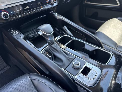 Used 2024 Kia Telluride S FWD image 26
