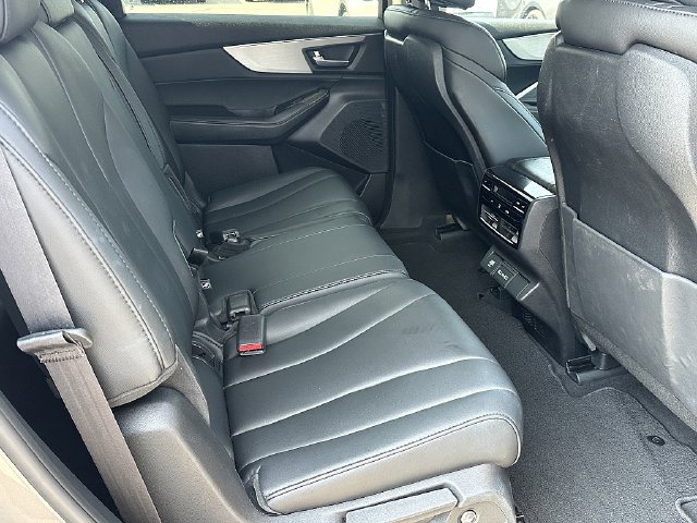 Used 2023 Acura MDX FWD image 12