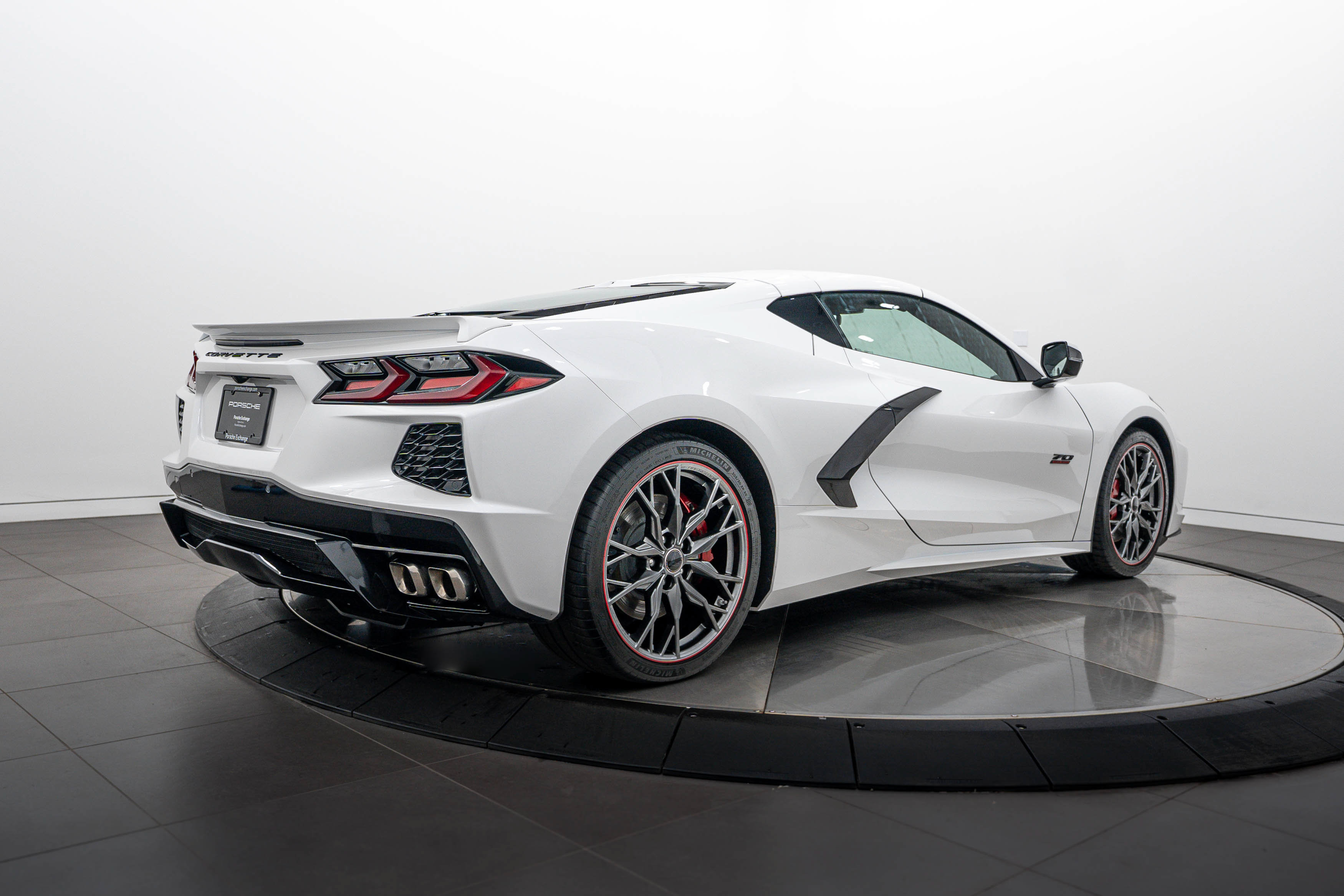 Used 2023 Chevrolet Corvette Stingray Premium Cpe w/ Z51 Performance Package RWD image 7