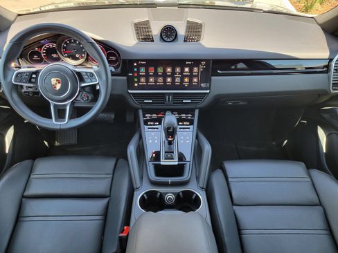 Certified 2023 Porsche Cayenne Coupe AWD/4WD image 12