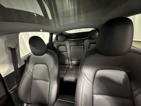 Used 2022 Tesla Model Y Performance image 29