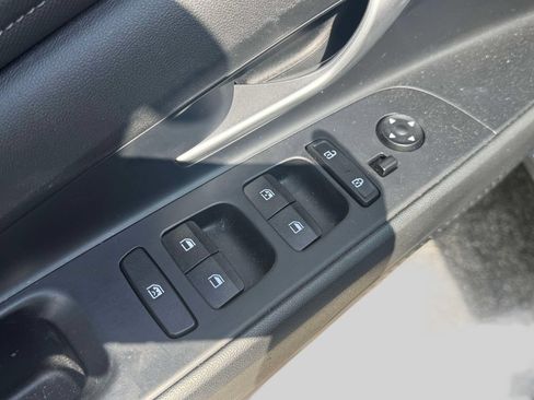 Used 2023 Hyundai Elantra Limited w/ Cargo Package FWD image 15