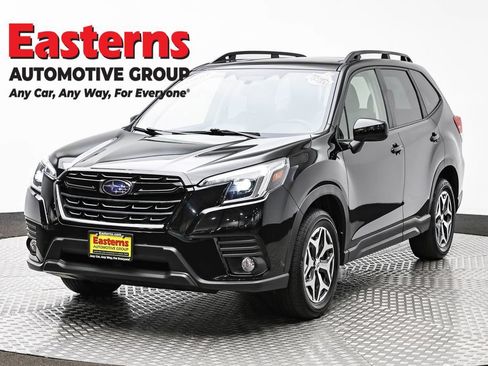 Used 2022 Subaru Forester Premium AWD/4WD image 1