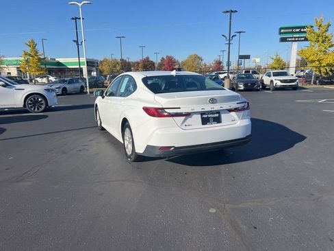 Used 2025 Toyota Camry LE image 13