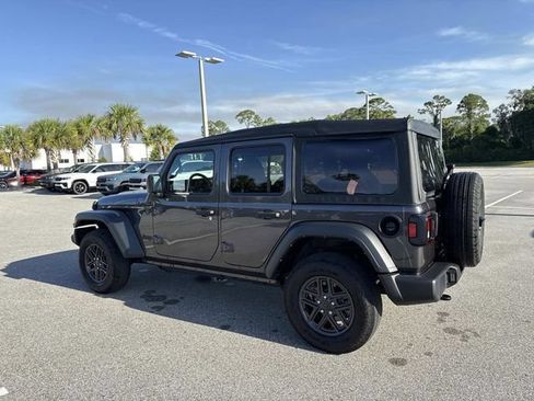 Used 2025 Jeep Wrangler Unlimited Sport AWD/4WD image 5