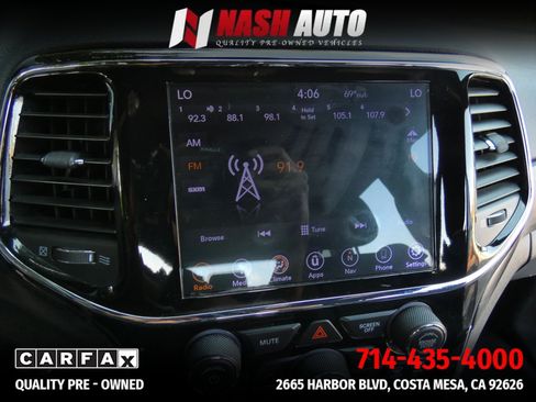 Used 2019 Jeep Grand Cherokee Laredo w/ 18" Wheel & 8.4" Radio Group RWD image 39