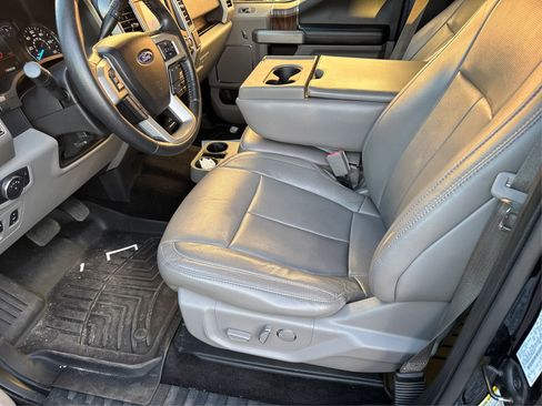 Used 2018 Ford F150 Lariat image 11