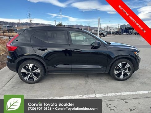 Used 2021 Volvo XC40 P8 Recharge image 8