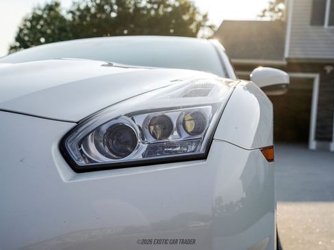 Used 2016 Nissan GT-R Premium AWD/4WD image 71