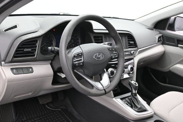 Used 2019 Hyundai Elantra SE FWD image 15
