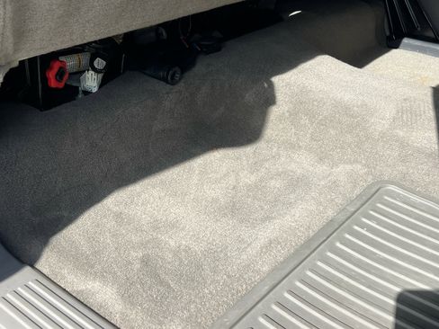 Used 2004 GMC Sierra 2500 SLT w/ Skid Plate Package image 74