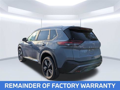 Used 2023 Nissan Rogue SL w/ SL Premium Package FWD image 2