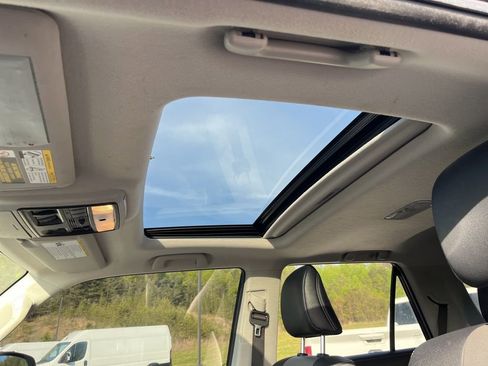 Used 2022 Toyota 4Runner SR5 Premium w/ Moonroof Package image 7