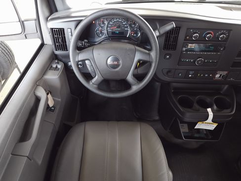 Used 2025 GMC Savana 2500 w/ Driver Convenience Package image 11