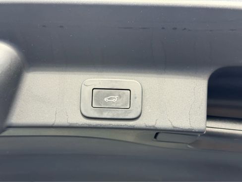 Used 2023 Jaguar F-PACE S image 21