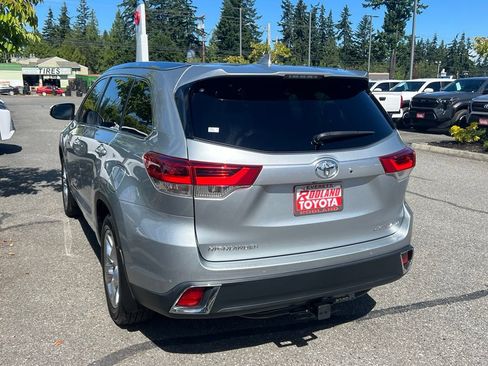 Used 2017 Toyota Highlander Limited AWD/4WD image 9