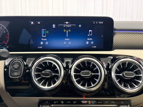 Used 2024 Mercedes-Benz CLA 250 4MATIC image 27