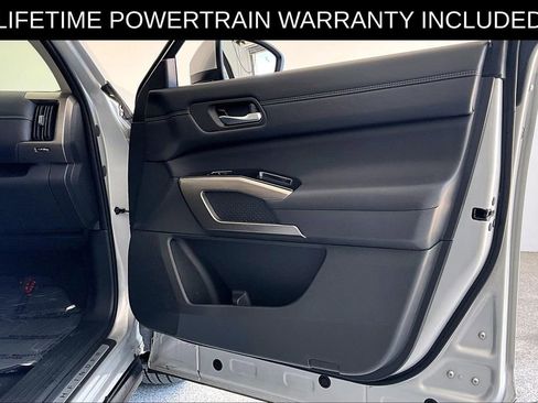 Used 2025 Nissan Pathfinder Platinum w/ Cargo Package AWD/4WD image 24