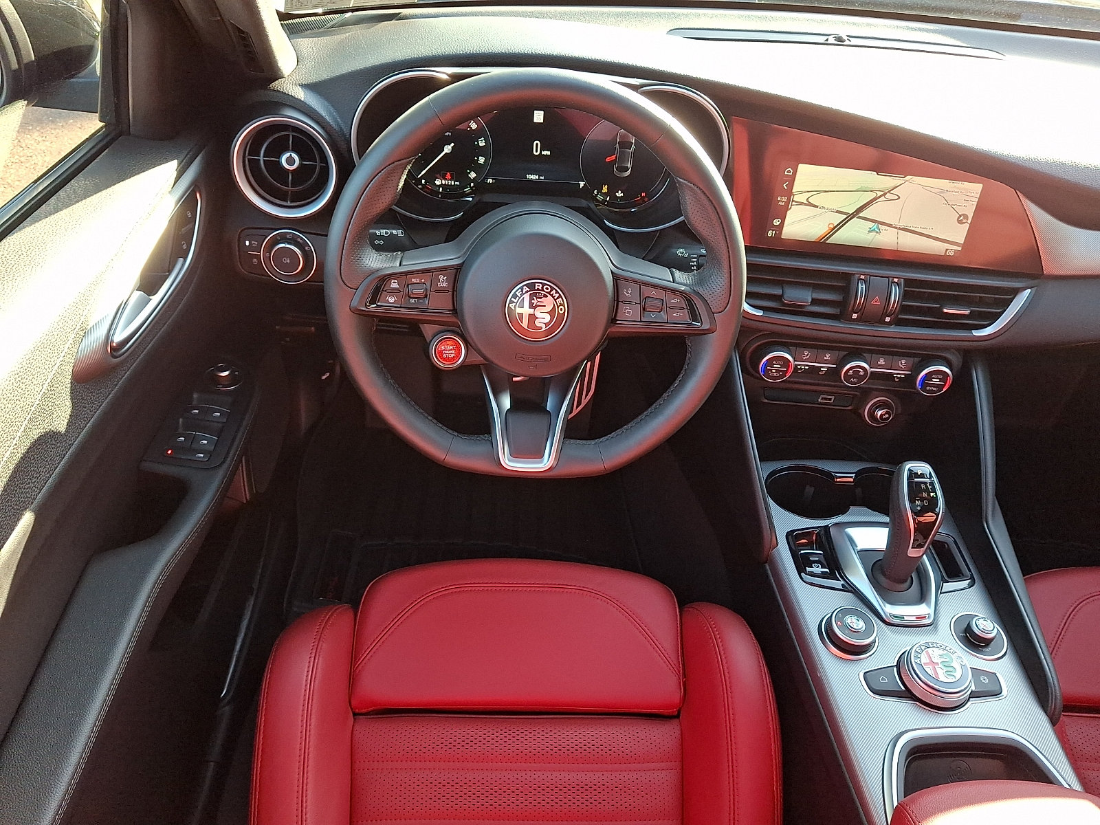 Used 2025 Alfa Romeo Giulia AWD w/ Veloce Package AWD image 11