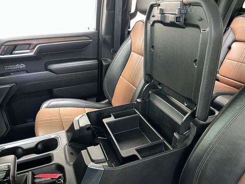 Used 2024 Chevrolet Silverado 1500 High Country w/ High Country Premium Package image 37