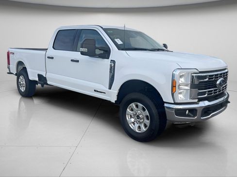 Used 2024 Ford F350 XLT w/ FX4 Off-Road Package image 4