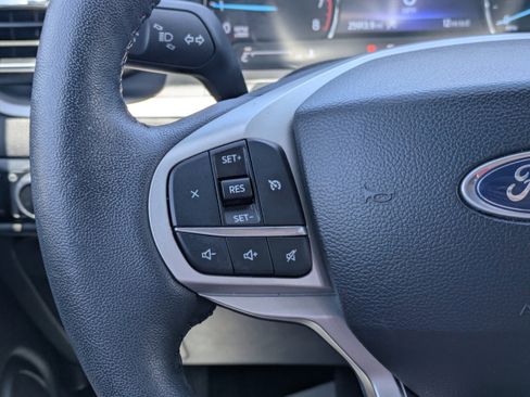 Used 2023 Ford Explorer XLT w/ Equipment Group 202A AWD/4WD image 18