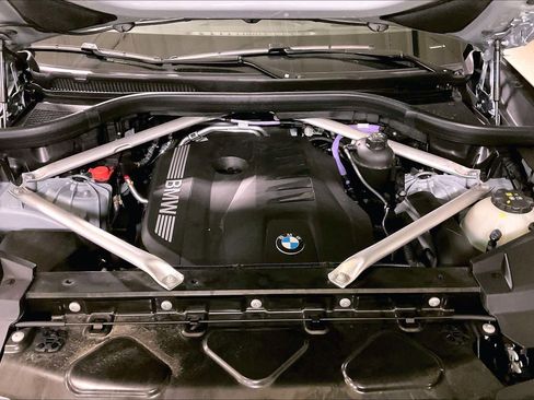 Used 2025 BMW X5 xDrive40i w/ M Sport Package image 29