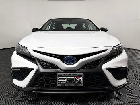 Used 2023 Toyota Camry SE w/ Convenience Package FWD image 4