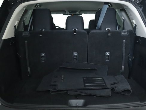 Used 2025 Nissan Pathfinder SV image 32