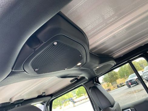 Used 2025 Jeep Gladiator Sport image 34