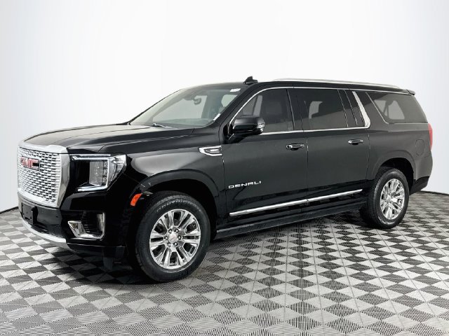Used 2021 GMC Yukon XL Denali w/ Denali Ultimate Package AWD/4WD image 4