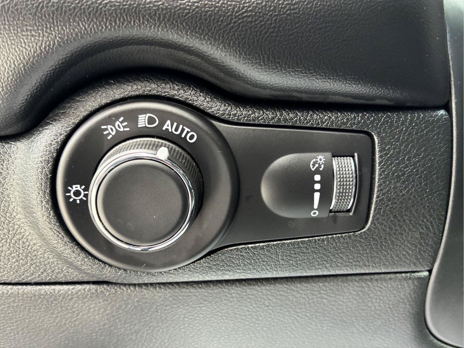 Used 2025 Dodge Durango R/T AWD/4WD image 24