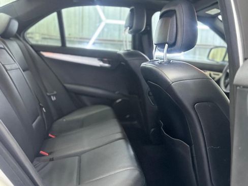 Used 2009 Mercedes-Benz C 300 Sedan image 38