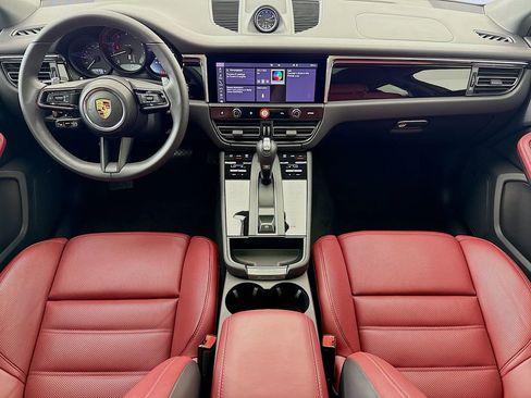 Certified 2025 Porsche Macan image 28