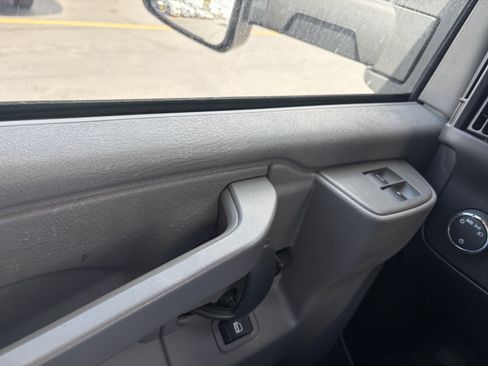 Used 2022 Chevrolet Express 3500 w/ Power Convenience Package RWD image 10
