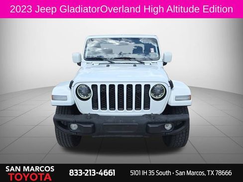 Used 2023 Jeep Gladiator Overland AWD/4WD image 2