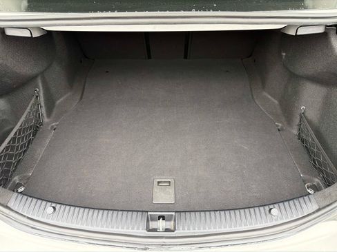 Used 2018 Mercedes-Benz C 300 Sedan image 5