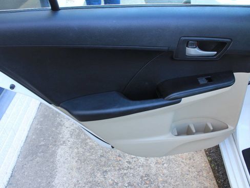 Used 2012 Toyota Camry LE image 16