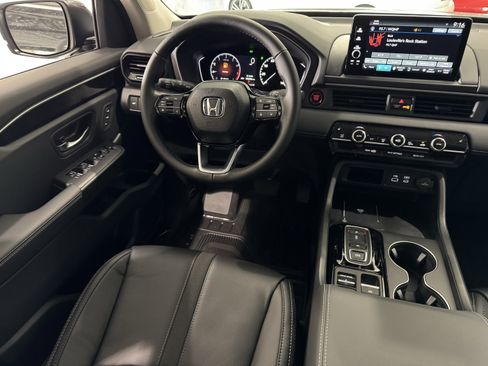 New 2025 Honda Pilot EX-L image 7