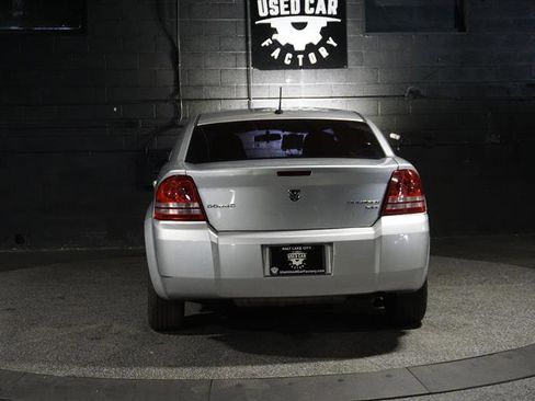 Used 2010 Dodge Avenger SXT image 4