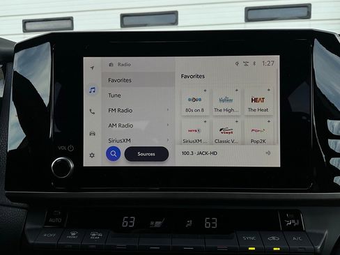 Used 2025 Toyota Camry SE image 30