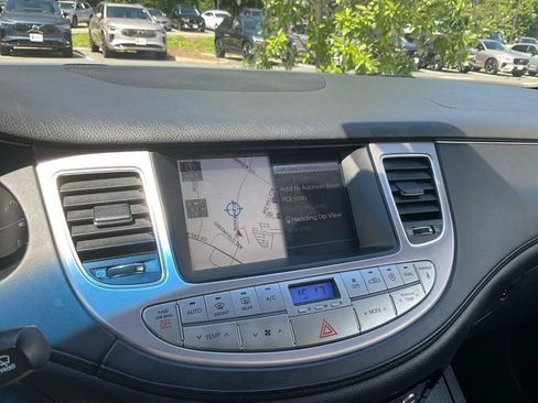 Used 2012 Hyundai Genesis 4.6 RWD image 19