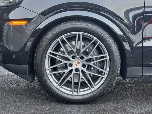 Certified 2024 Porsche Cayenne Coupe image 11