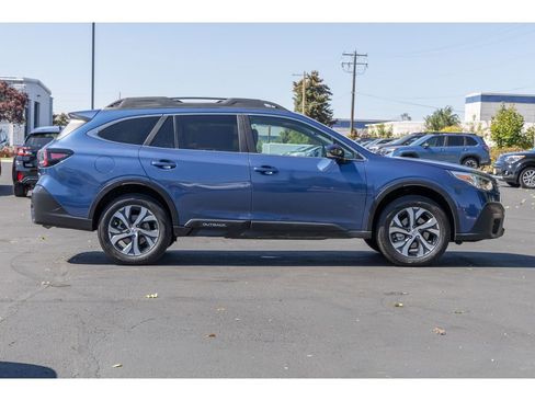 Used 2022 Subaru Outback Limited XT image 2